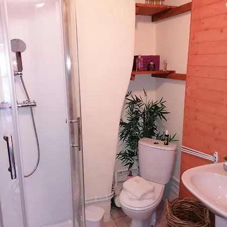 La Maison Huguetoune بيت للعطل